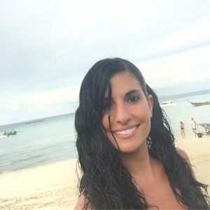 Meet your Posher, Christina